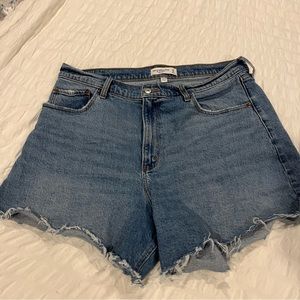 Abercrombie Curve Love High Rise Dad Short